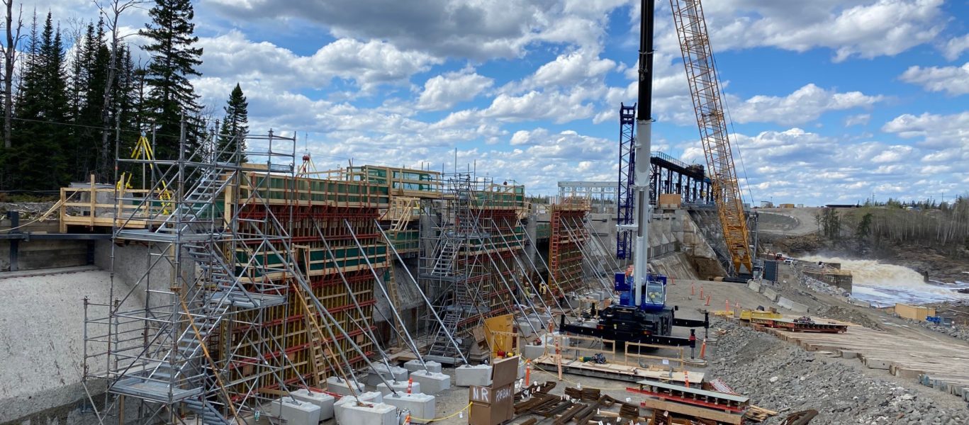 The Smoky Falls Dam Safety Project is underway to rehabilitate the 100-year-old spillway and sluiceway structures at OPG’s Smoky Falls Generating Station in northeast Ontario.