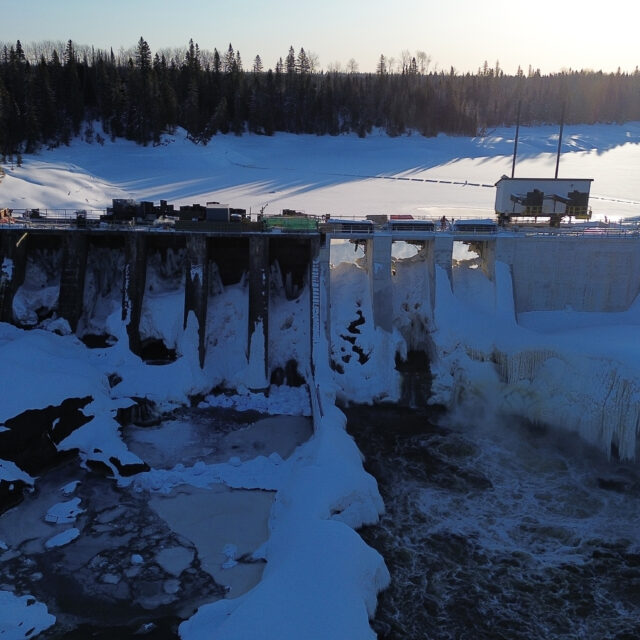A chilly Spring morning at Frederick House Lake Dam